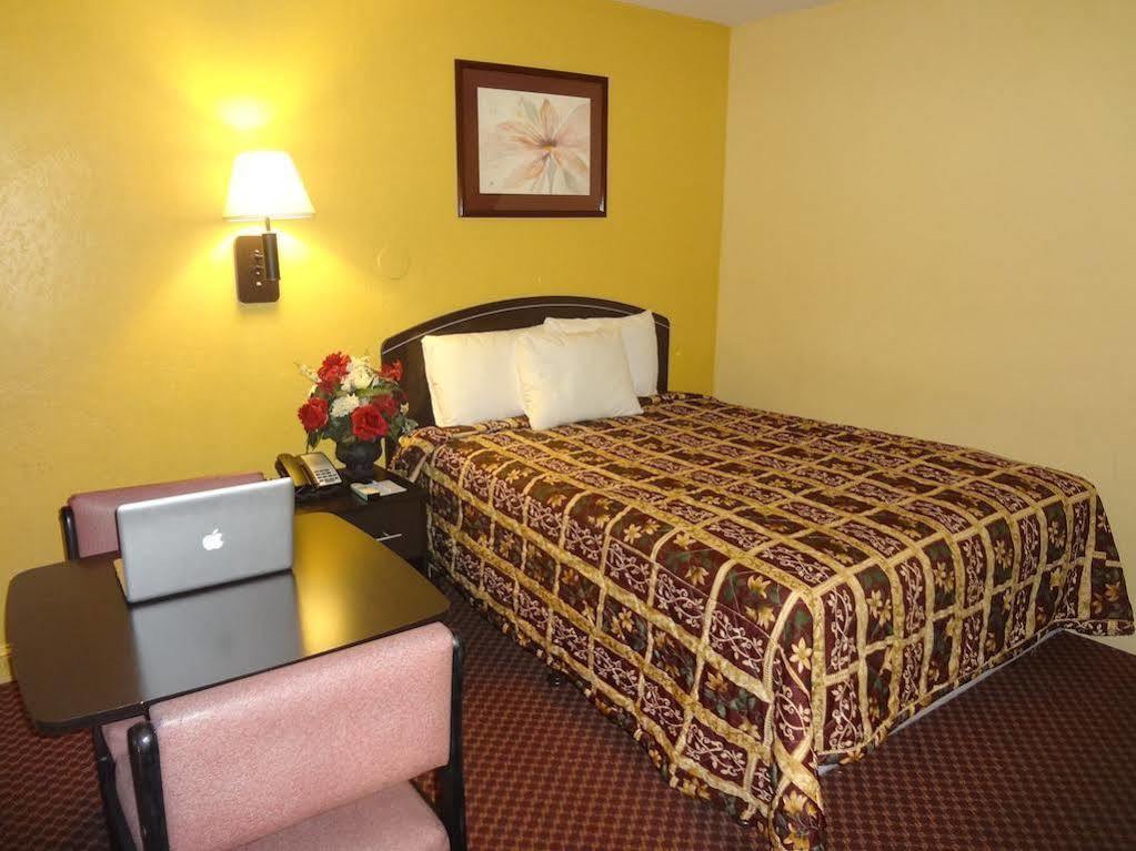 Americas Best Value Inn - Goldsboro Esterno foto