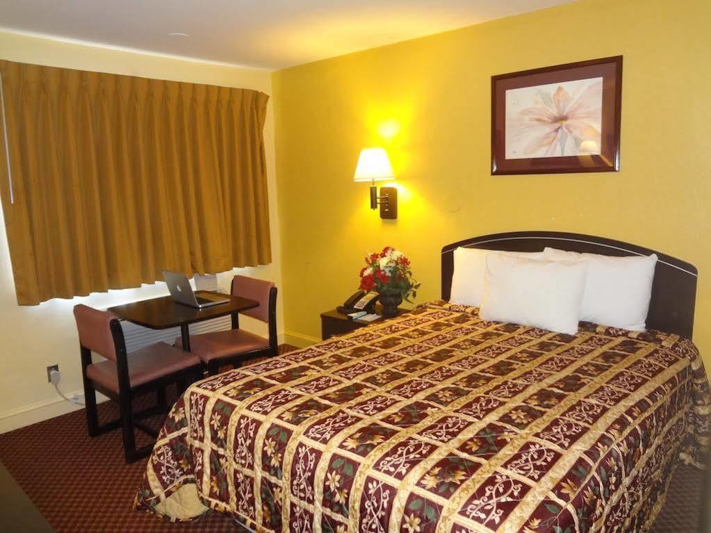 Americas Best Value Inn - Goldsboro Esterno foto